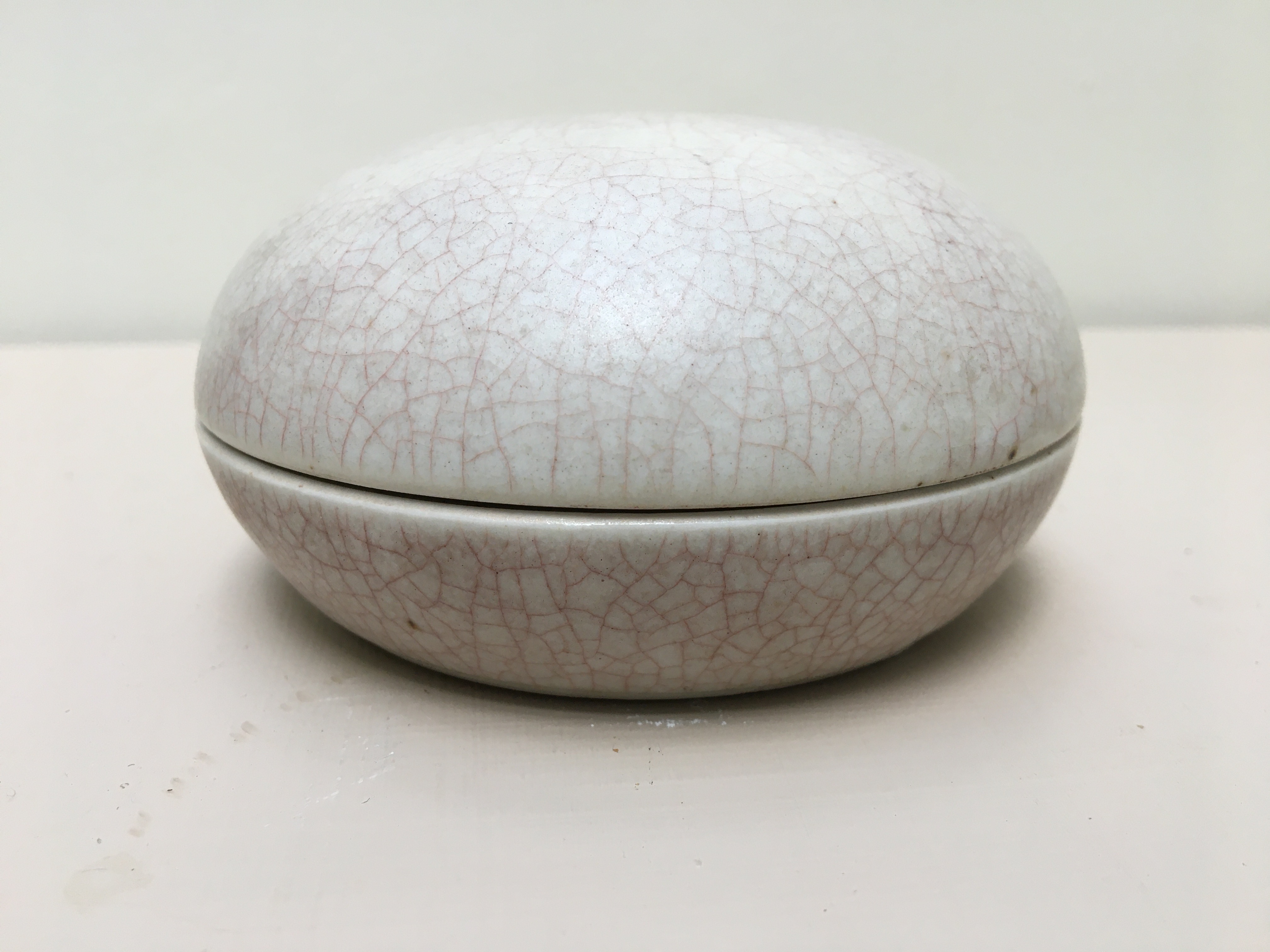 DL Wheel-thrown porcelain
