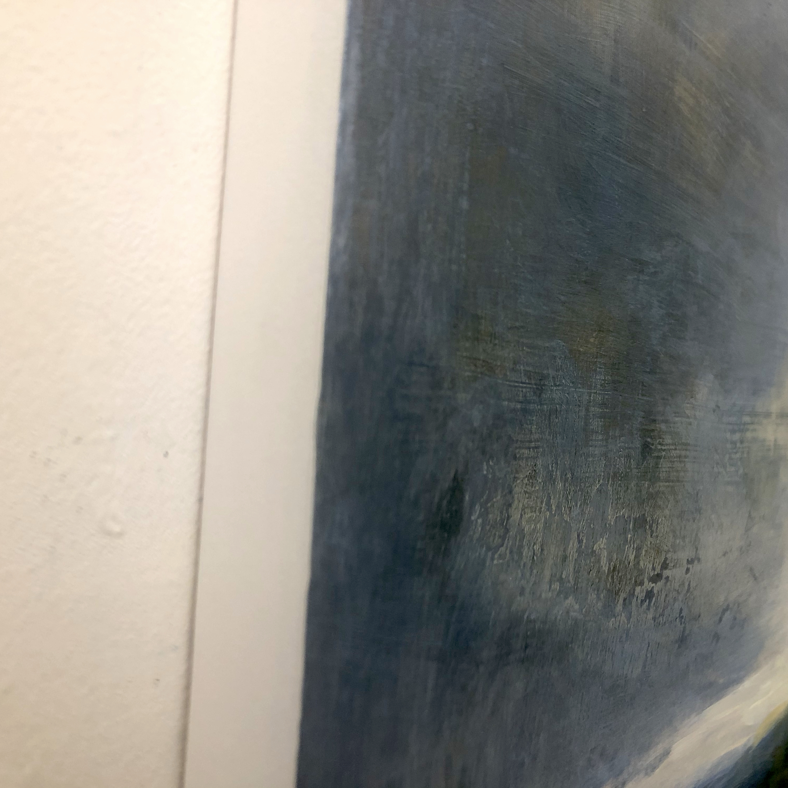 showing side edges of painting