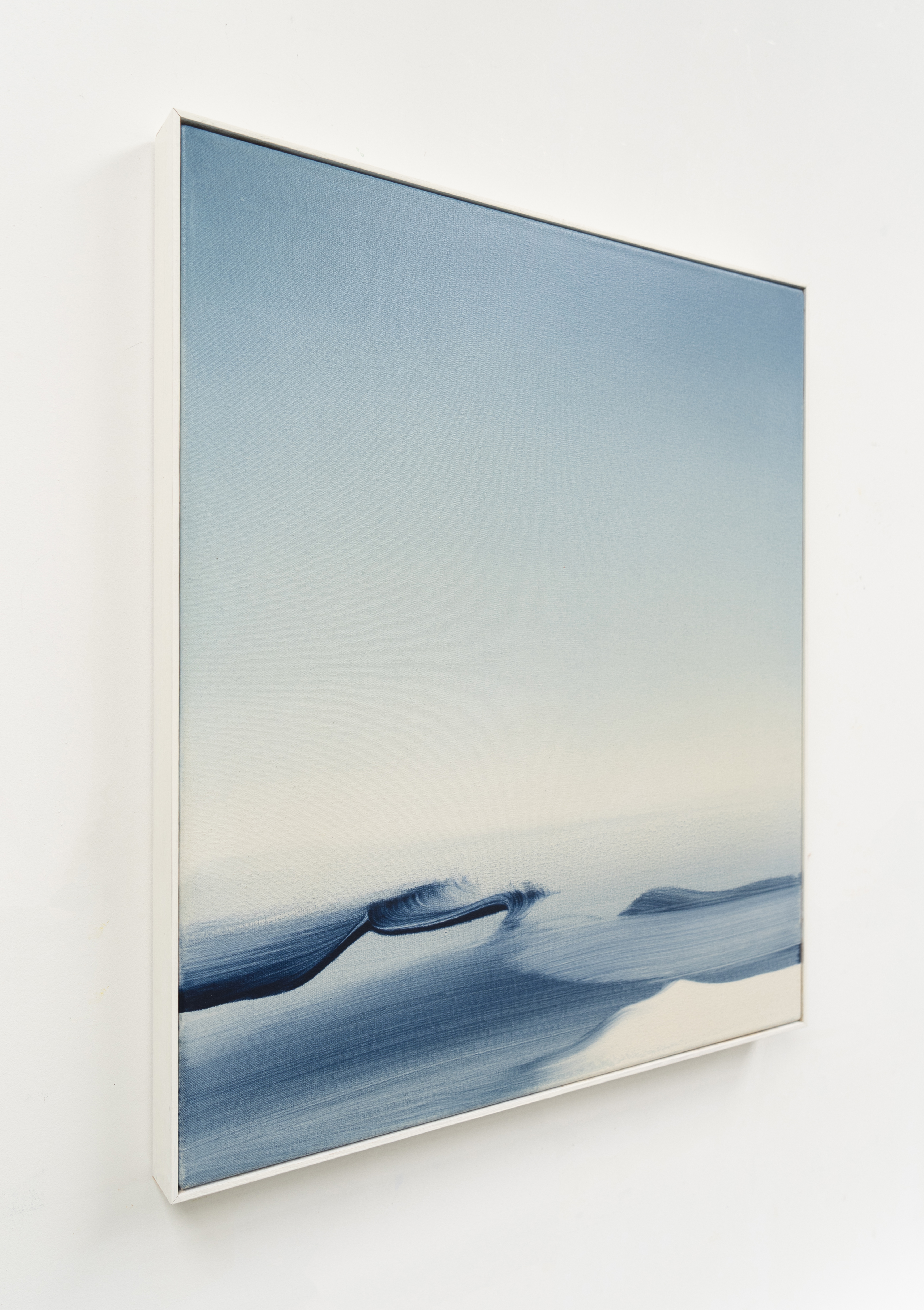 Eva Ullrich - 'Crest' side view - 67 x 77 x 5cm