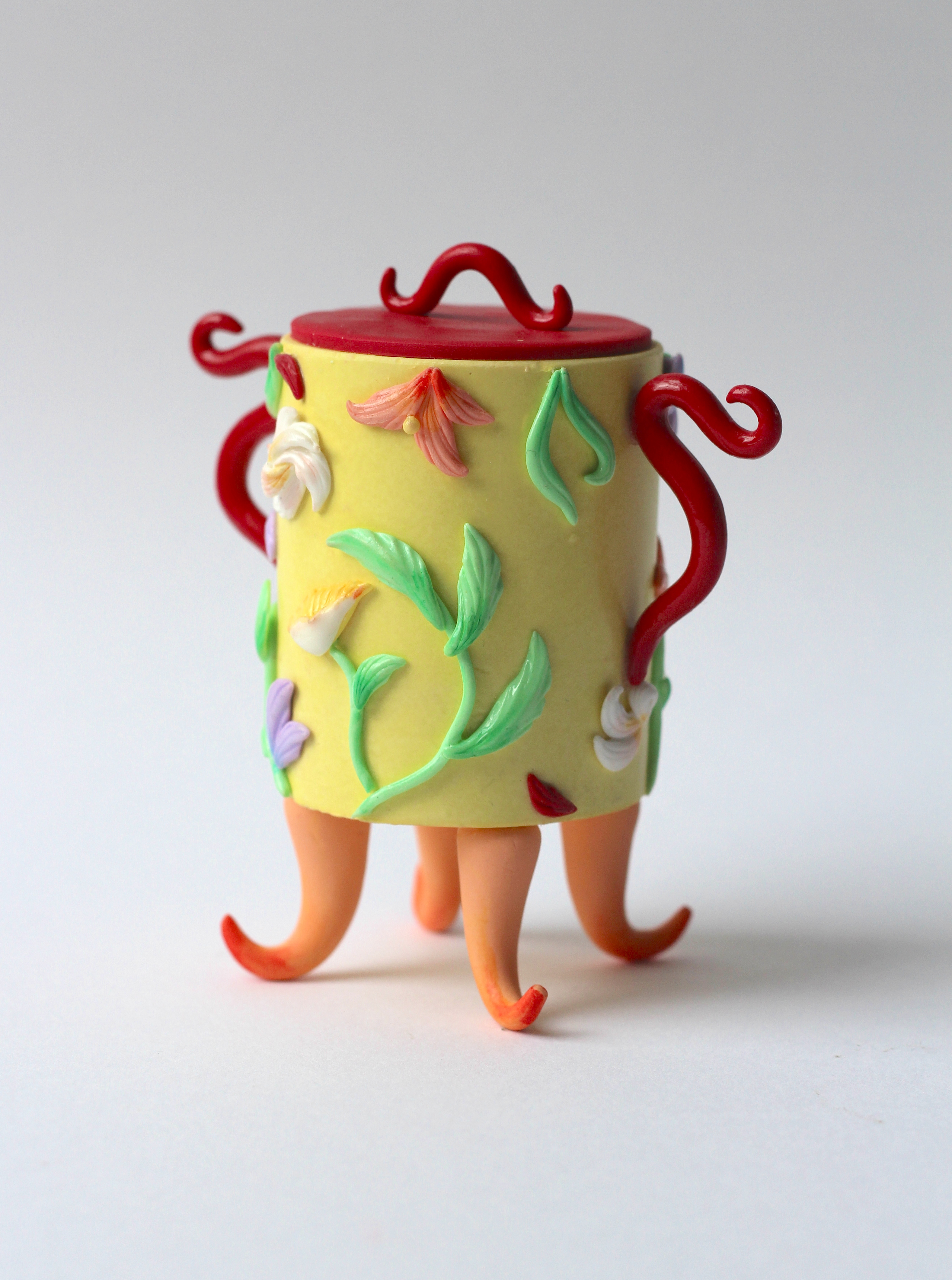 Hannah Lim, Yellow Snuff Bottle with Fiery Arms 1